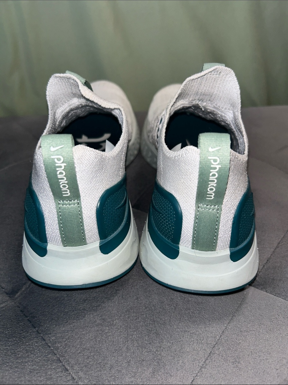 Women’s Nike Phantom React Shoes - Picture 3 of 4